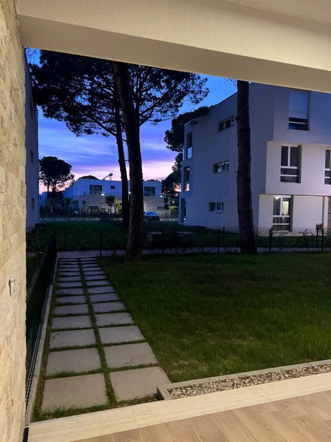Pine Apartments At San Pietro Resort ドゥラス エクステリア 写真