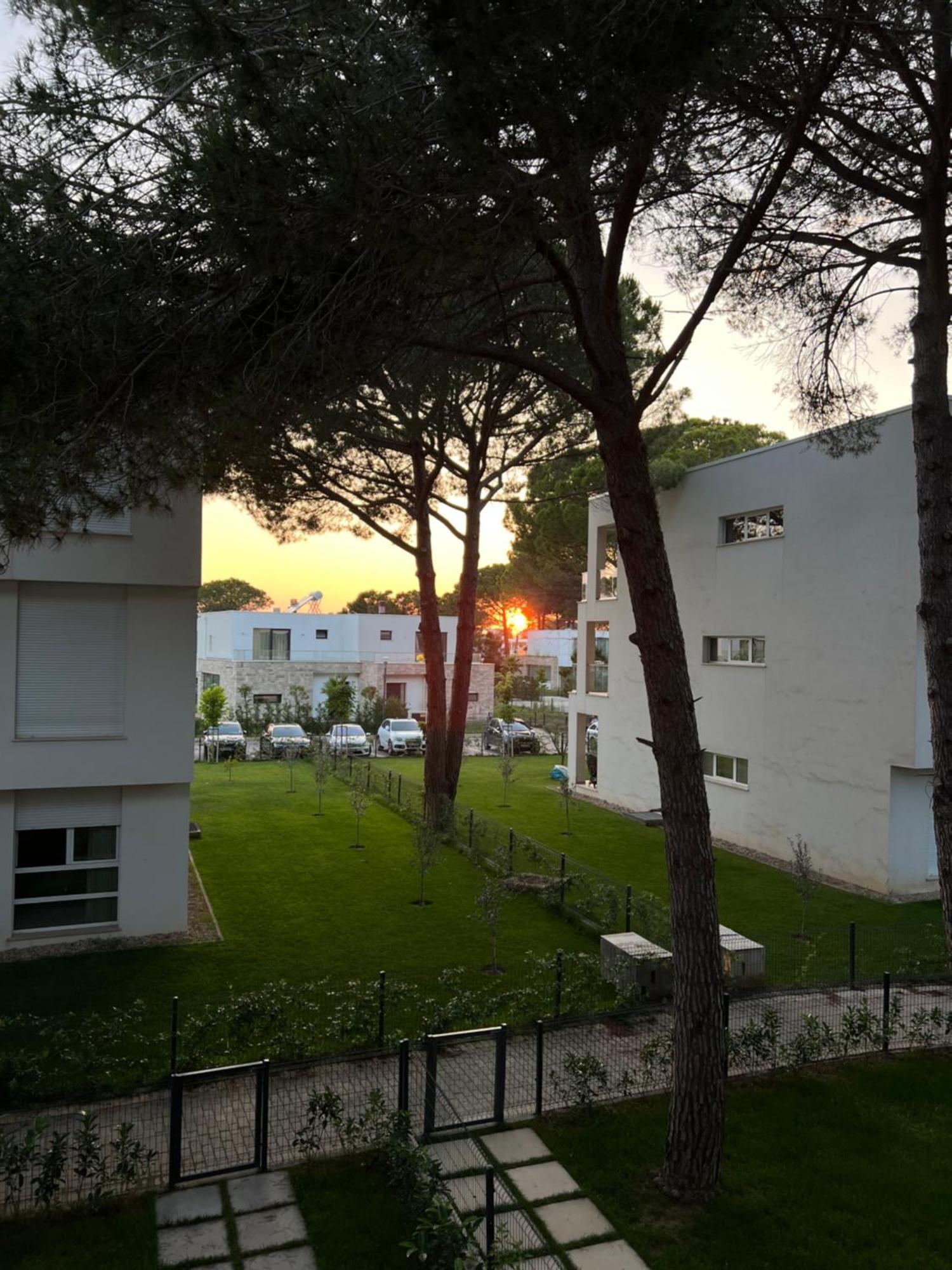 Pine Apartments At San Pietro Resort ドゥラス エクステリア 写真
